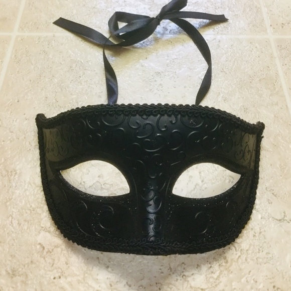 BRAND NEW UNISEX MASQUERADE MASK - Picture 1 of 1